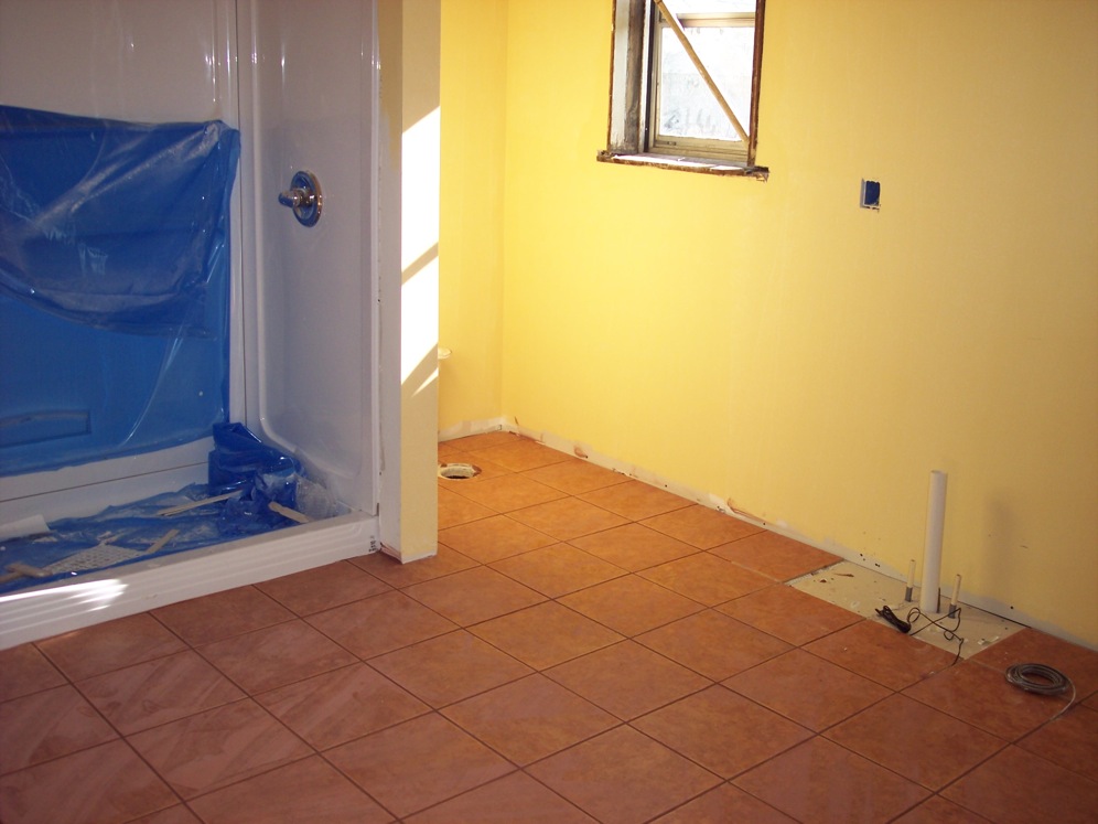 bathroom floor with tile